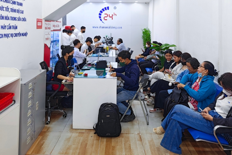 Địa chỉ thay kính lưng iPhone 14 Plus