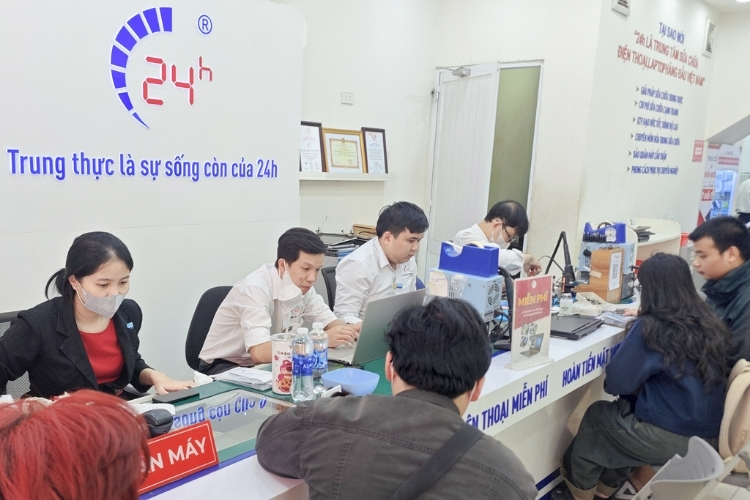 tiếp nhận iphone 13 mini bị lỗi màn hình