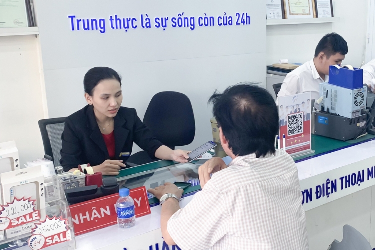 tư vấn và báo giá thay màn hình iphone 14 plus