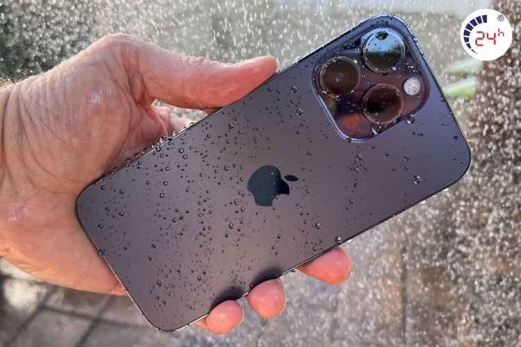 màn hình iphone 14 pro max bị vào nước