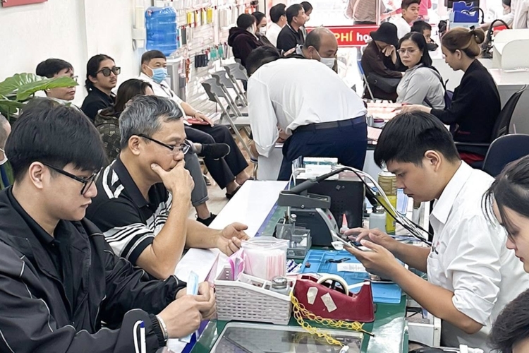 tư vấn và báo giá thay màn hình iphone 14