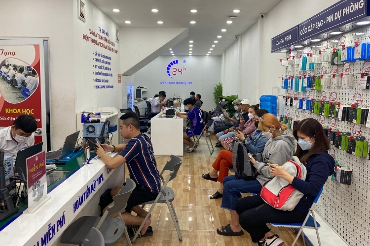 tiếp nhận iphone 15 pro max bị lỗi màn hình