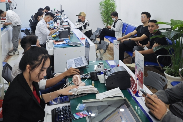 tiếp nhận máy lỗi màn hình