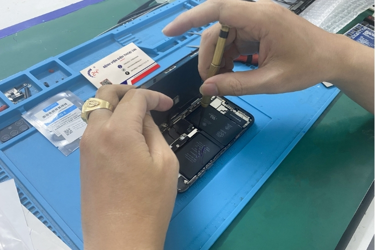 thay màn hình iphone 16 pro chuyên nghiệp