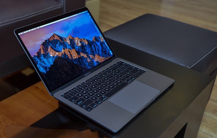 Macbook Pro 13 inch có thiết kế sang trọng với bộ khung nhôm nguyên khối