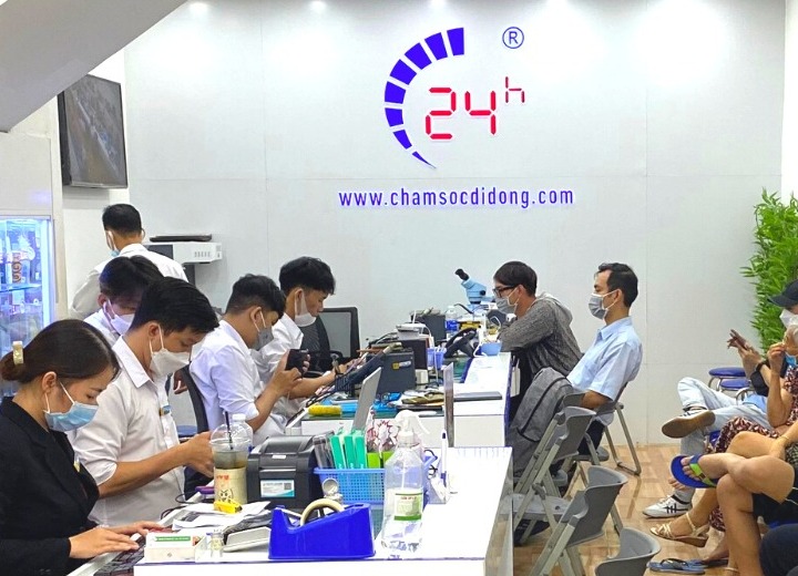 Nhân viên luôn hỗ trợ các khách hàng nhiệt tình.