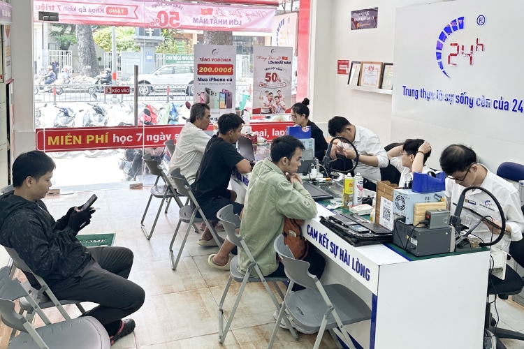 Thời gian thay màn hình Samsung A73 5G nhanh chóng