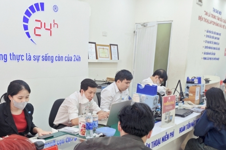 Tiếp nhận và kiểm tra máy