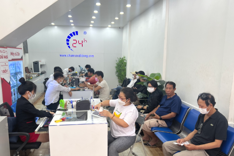 Trung tâm thay màn hình sửa lỗi báo không chính hãng iPhone 13 Pro Max uy tín