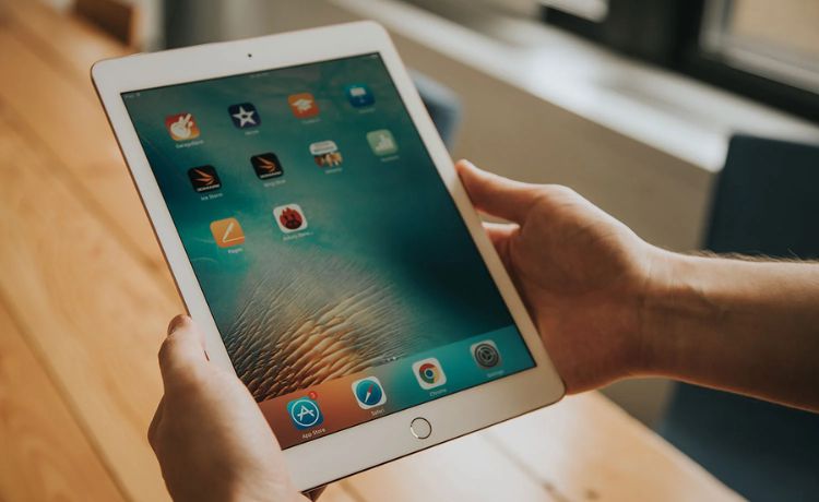 iPad Pro 9.7 2016 trước khi thay mặt kính 
