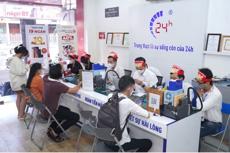 thay mặt kính iPhone 11 pro 