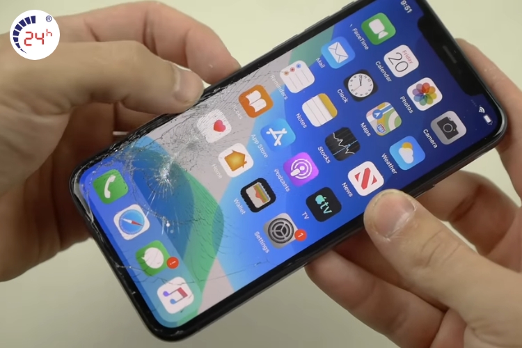 thay mặt kính iPhone 11 Pro