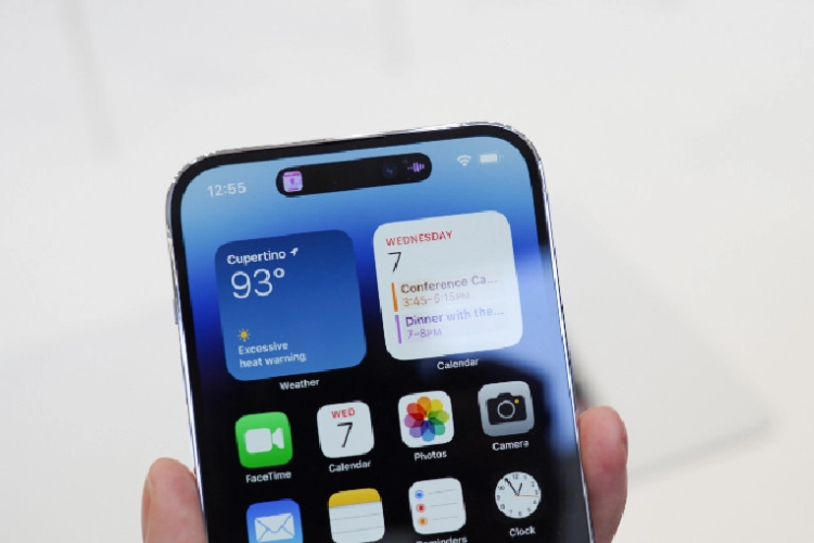 ép mặt kính iphone 14 thường giá rẻ lấy liền