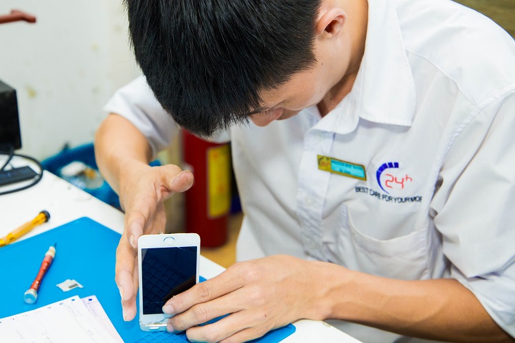 thay-mat-kinh-samsung-galaxy-a23-a235f