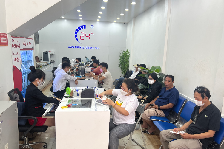 Ưu điểm khi thay mặt kính tại 24h