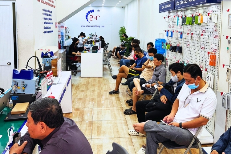địa chỉ thay pin iphone  12 thường uy tín tại tphcm