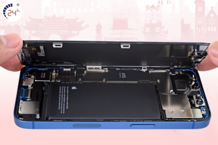 có nên thay pin chính hãng cho iPhone 13 