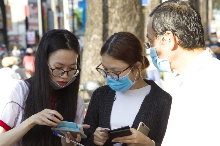 địa chỉ thay pin iphone uy tín