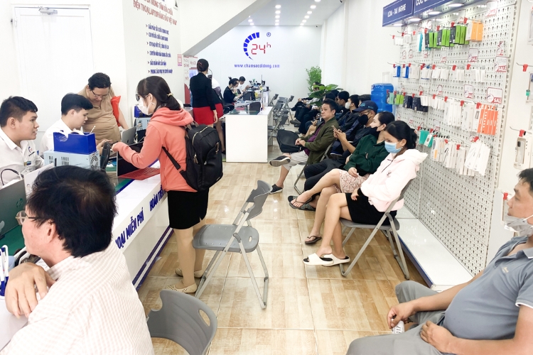 Địa chỉ thay pin iPhone 15 Pro uy tín tại TP.HCM