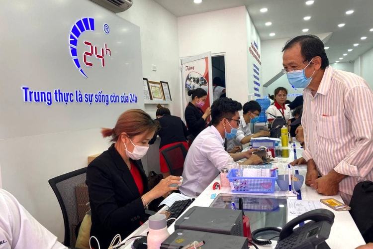 Địa chỉ thay pin iPhone 15 Pro uy tín tại TP.HCM