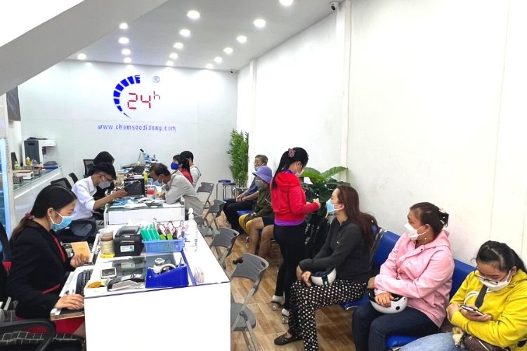 Có nên thay pin iPhone 8 tại Bệnh Viện Điện Thoại Laptop 24h?