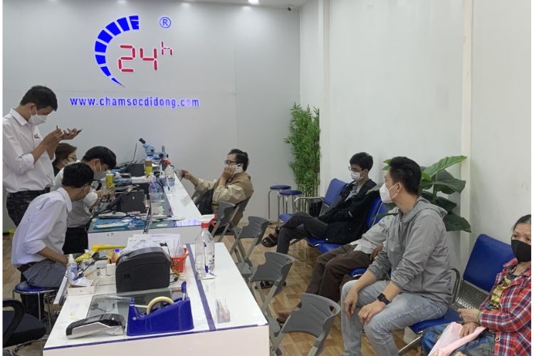 Thay pin iPhone XS tại Bệnh Viện Điện Thoại Laptop 24h