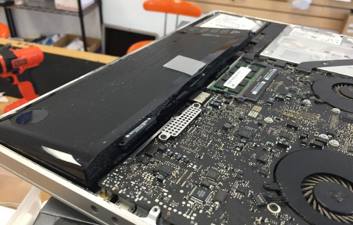 Nơi thay pin Laptop Dell Latitude E7740 uy tín TPHCM
