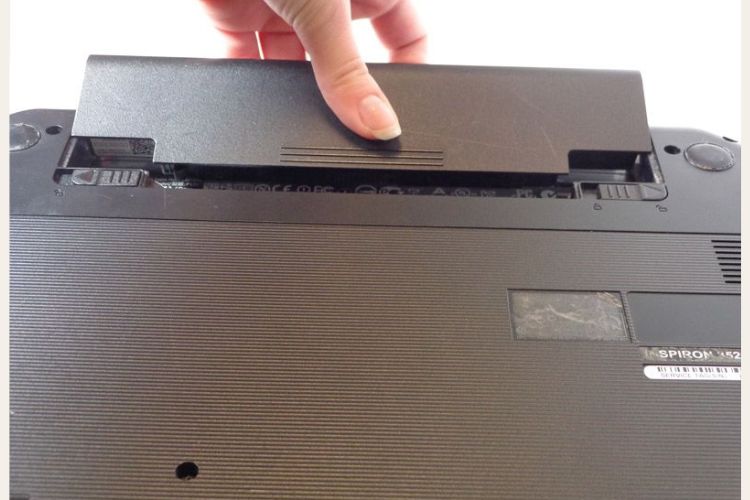 thay pin laptop dell inspiron 3520-3