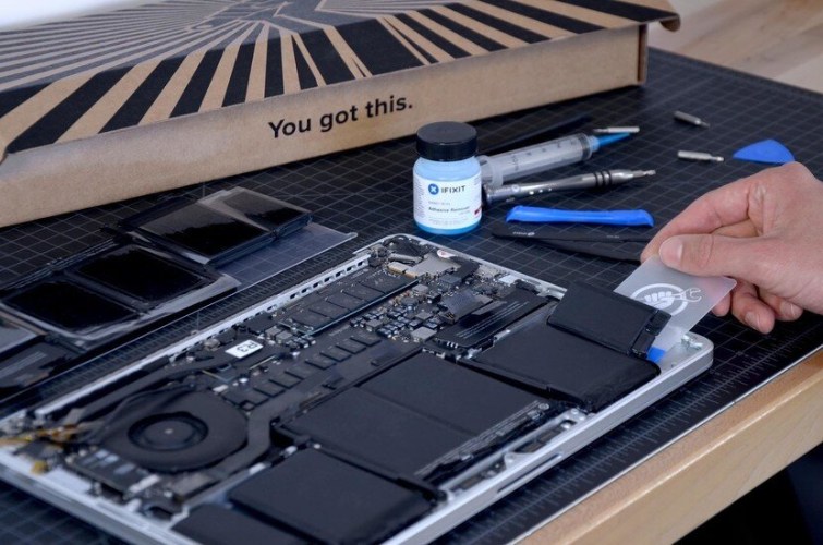 Thay pin MacBook Pro 15” A1707 