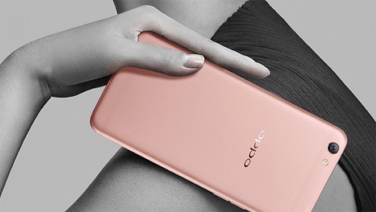 Pin không nhận sạc với phụ kiện.
