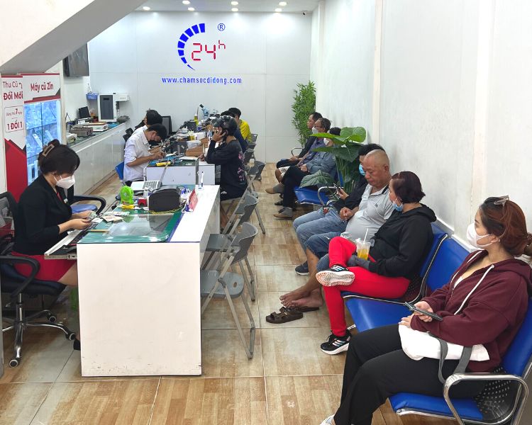 Bạn có thể đến Bệnh Viện Điện Thoại Laptop 24h để được hỗ trợ thay pin nhanh chóng