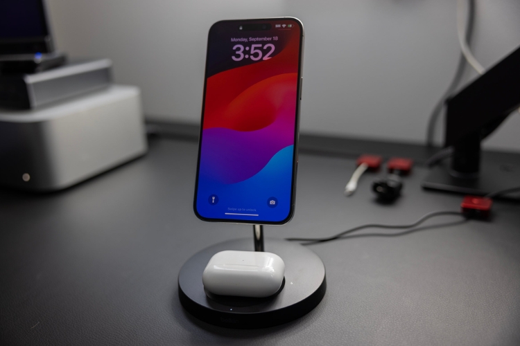 Chức năng sạc không dây sẽ không bị ảnh hưởng quá nhiều sau khi thay vỏ iPhone 15 Pro