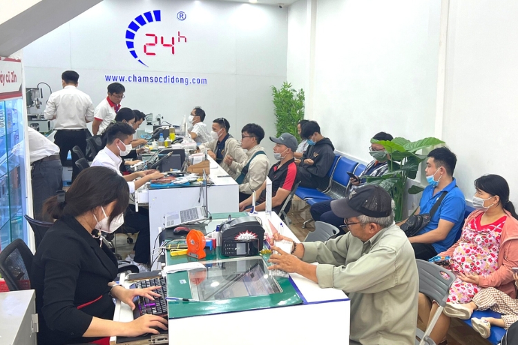 Thay vỏ iPhone 15 Pro Max giá tốt nhất tại Bệnh Vieenj Điện Thoại Laptop 24h