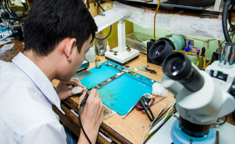 Nhu cầu tuyển dụng cao và mức thu nhập hấp dẫn 