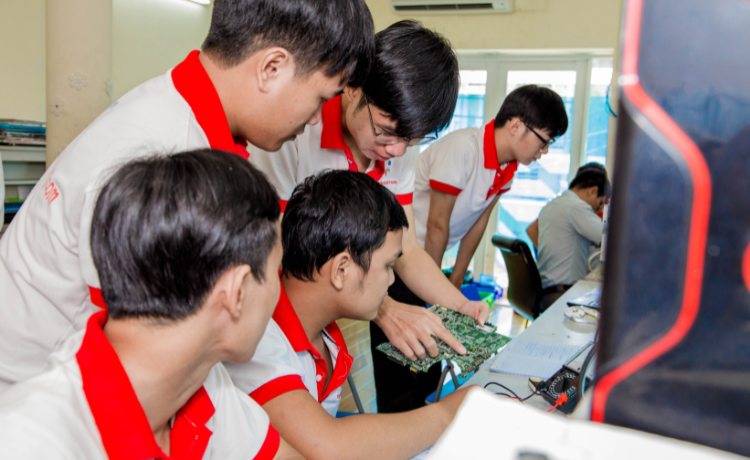 Trung tâm đào tạo nghề sửa chữa laptop 