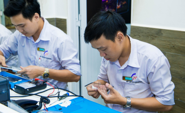 Nên học sửa chữa điện thoại ở đâu tại TP.HCM