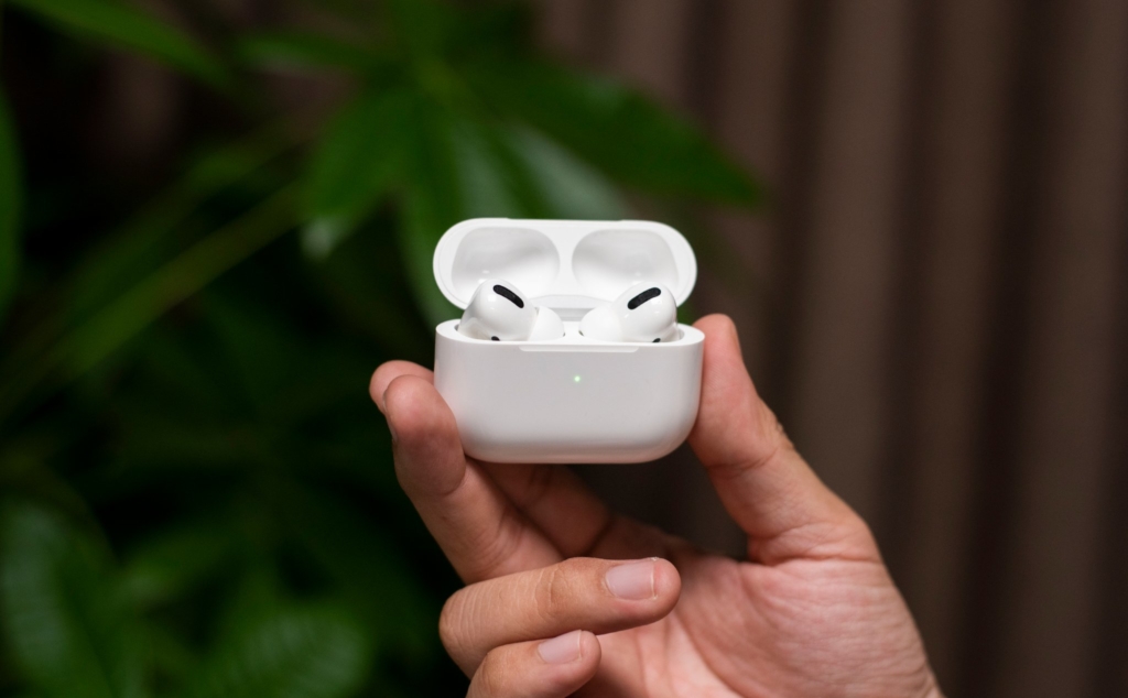 ve-sinh-airpods