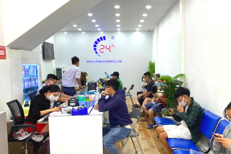 Bệnh Viện Điện Thoại Laptop 24h có thể hỗ trợ khách lắp đặt ổ cứng máy tính nhanh chóng