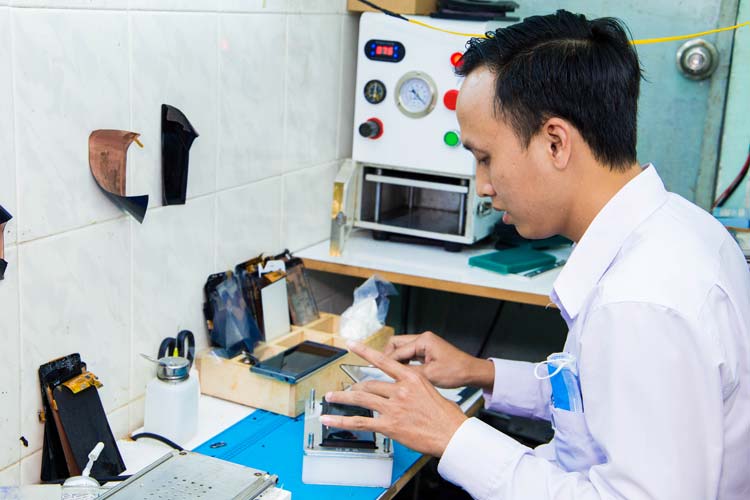 thay mat kinh cam ung samsung galaxy s7 edge 5