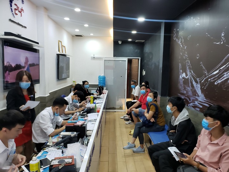 Bệnh Viện Điện Thoại 24h có thể hỗ trợ khách thay màn hình điện thoại ngay trong ngày