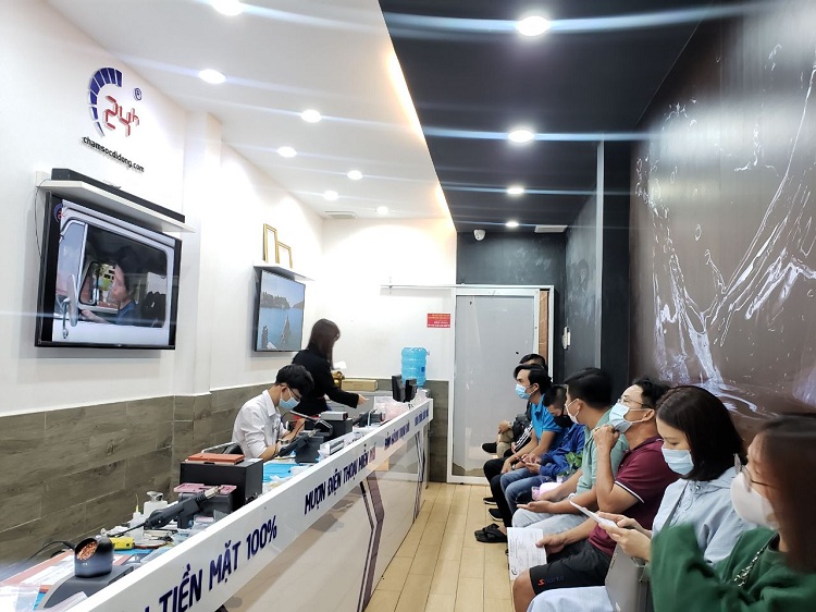 Bệnh Viện Điện Thoại 24h luôn sẵn sàng hỗ trợ bạn thay màn hình trong tích tắc