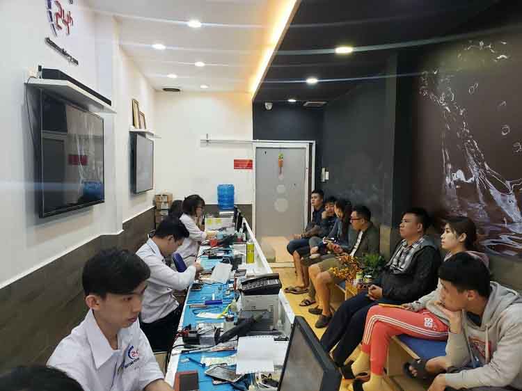 Bệnh Viện Điện Thoại sẵn sàng hỗ trợ khách thay màn hình trong thời gian ngắn