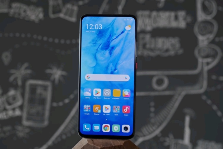 Poco F2 Pro có màn hình Super AMOLED