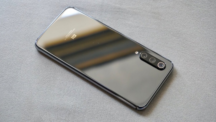Thay pin Xiaomi Mi 9 SE tại Bệnh Viện Điện Thoại 24h