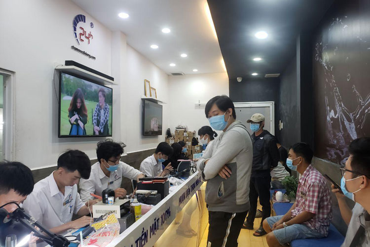 khách tin chọn sửa chữa iPhone tại Bệnh Viện Điện Thoại 24h
