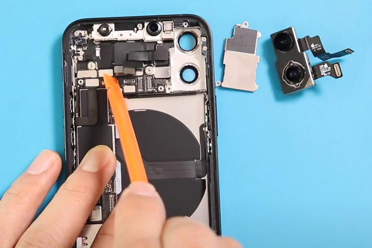 thay camera iphone 12 giá bao nhiêu