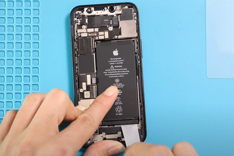iphone 12 mini mất nguồn do lỗi pin