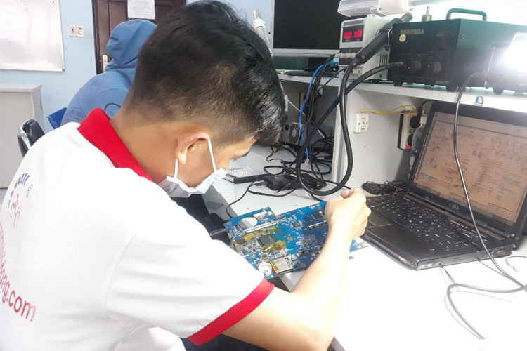 học sửa máy tính có dễ tìm việc không