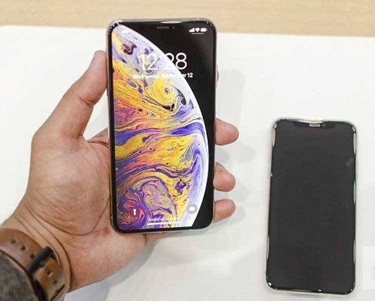 iPhone XS Max bị trầy