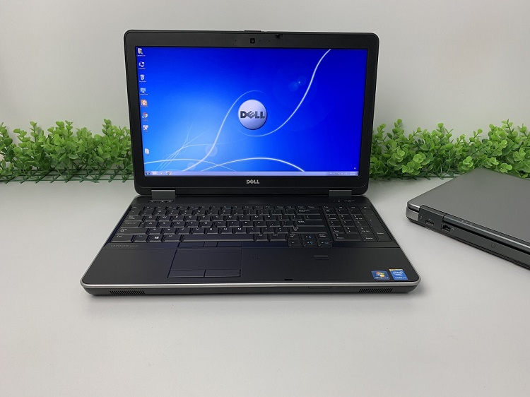 thay bàn phím laptop Dell Latitude E6540
